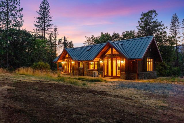 125 Old Orchard, Weaverville, CA 96093