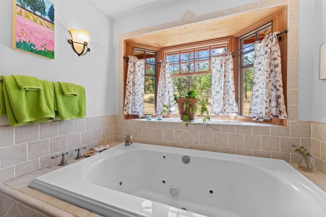 125 Old Orchard, Weaverville, CA 96093