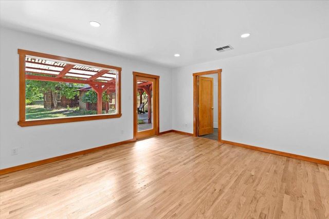 125 Old Orchard, Weaverville, CA 96093