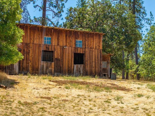 125 Old Orchard, Weaverville, CA 96093