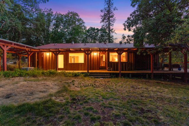 125 Old Orchard, Weaverville, CA 96093