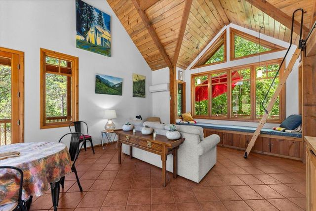 125 Old Orchard, Weaverville, CA 96093