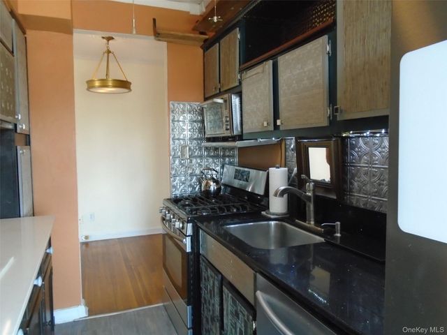 75-20 113th Street 6A, Forest Hills, NY 11375