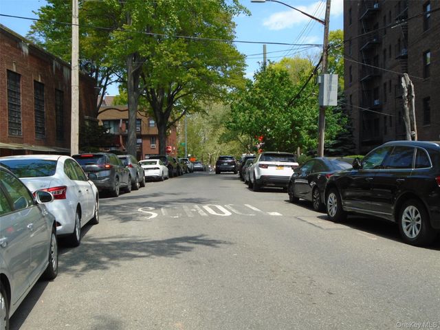 75-20 113th Street 6A, Forest Hills, NY 11375