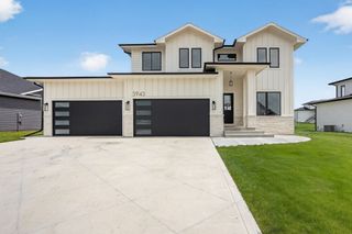 3943 NW 181ST Street, Clive, IA 50325