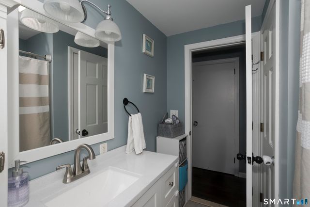 7 Bobolink Lane, Enfield, CT 06082