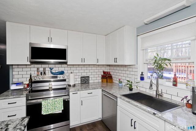 7 Bobolink Lane, Enfield, CT 06082