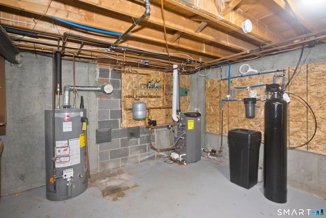 7 Bobolink Lane, Enfield, CT 06082