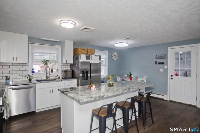 7 Bobolink Lane, Enfield, CT 06082