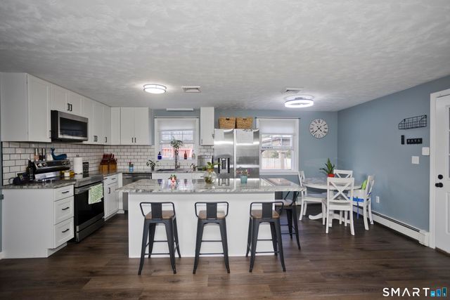 7 Bobolink Lane, Enfield, CT 06082