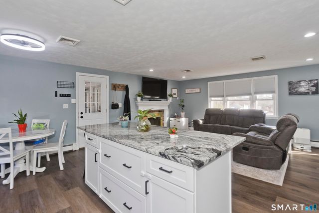 7 Bobolink Lane, Enfield, CT 06082