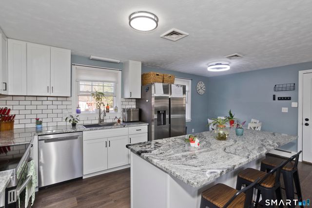 7 Bobolink Lane, Enfield, CT 06082