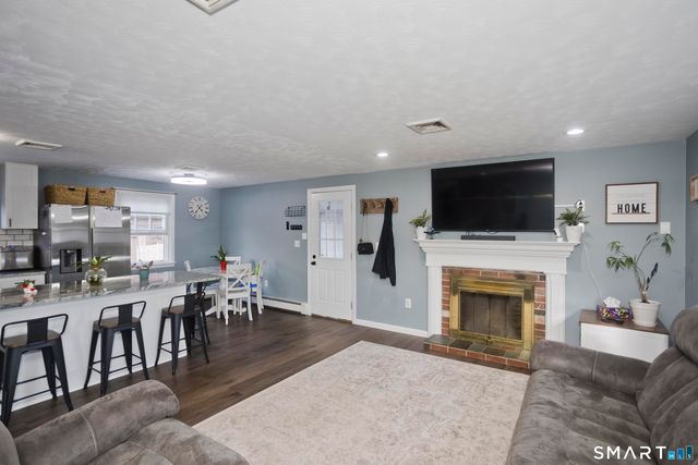 7 Bobolink Lane, Enfield, CT 06082