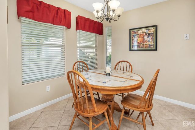 5201 Pavia Court, Bakersfield, CA 93308