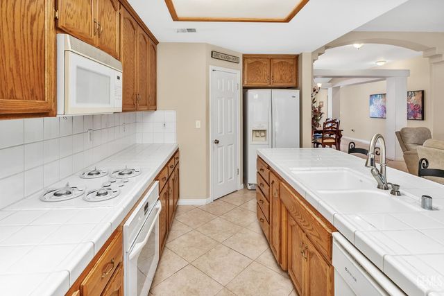 5201 Pavia Court, Bakersfield, CA 93308