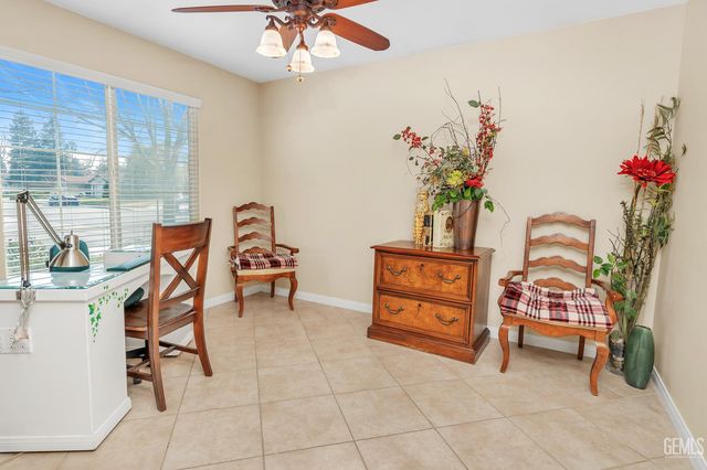 5201 Pavia Court, Bakersfield, CA 93308