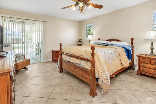 5201 Pavia Court, Bakersfield, CA 93308