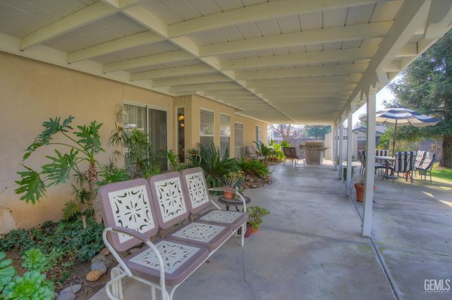 5201 Pavia Court, Bakersfield, CA 93308