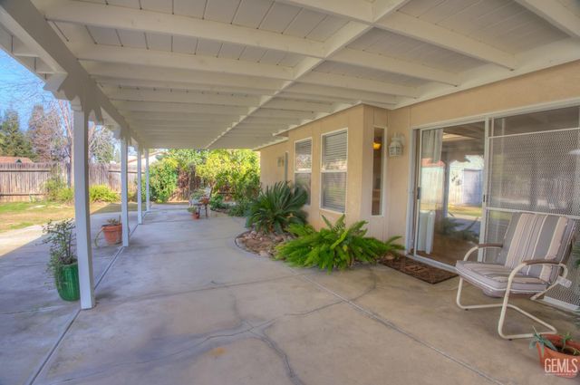 5201 Pavia Court, Bakersfield, CA 93308