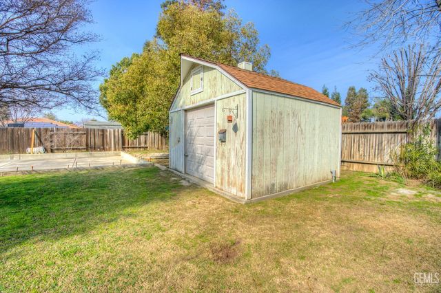 5201 Pavia Court, Bakersfield, CA 93308