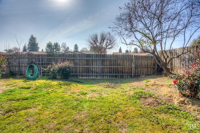 5201 Pavia Court, Bakersfield, CA 93308