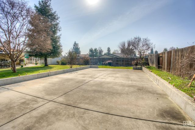 5201 Pavia Court, Bakersfield, CA 93308