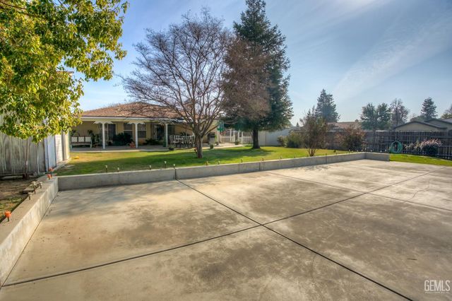 5201 Pavia Court, Bakersfield, CA 93308