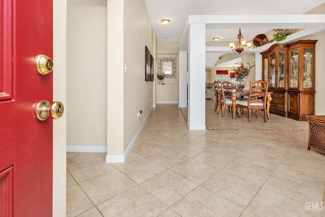 5201 Pavia Court, Bakersfield, CA 93308