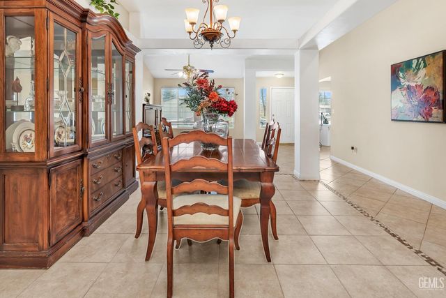 5201 Pavia Court, Bakersfield, CA 93308