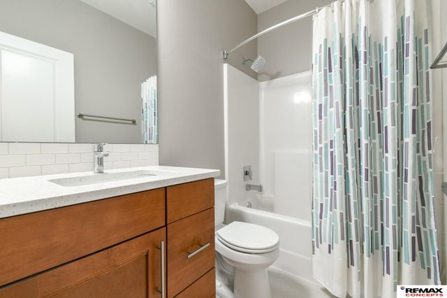 6301 Kelsey Lane, Lincoln, NE 68516