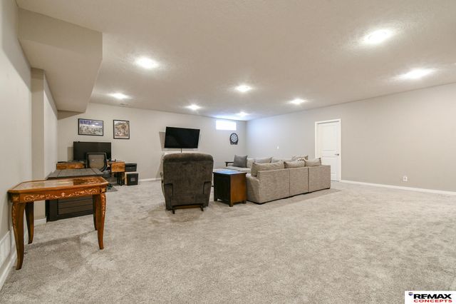 6301 Kelsey Lane, Lincoln, NE 68516