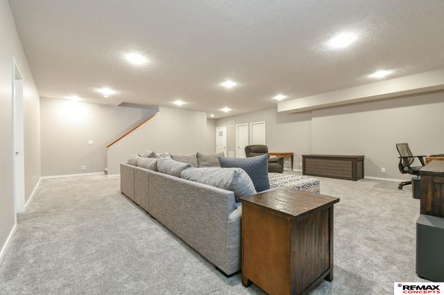 6301 Kelsey Lane, Lincoln, NE 68516