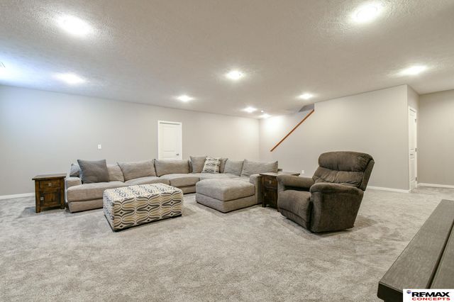 6301 Kelsey Lane, Lincoln, NE 68516
