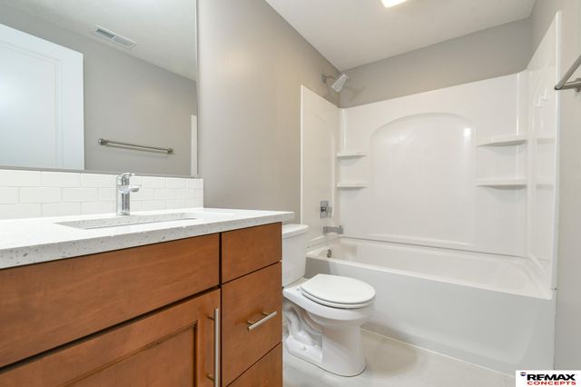 6301 Kelsey Lane, Lincoln, NE 68516