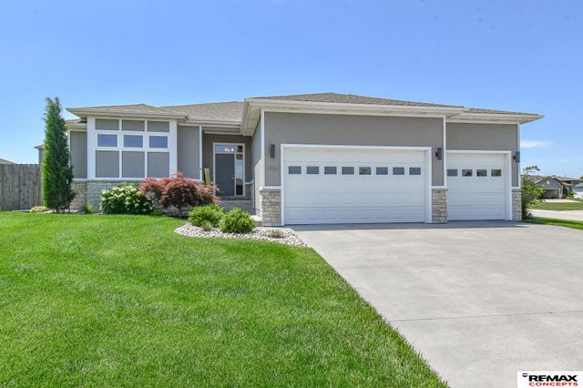 6301 Kelsey Lane, Lincoln, NE 68516