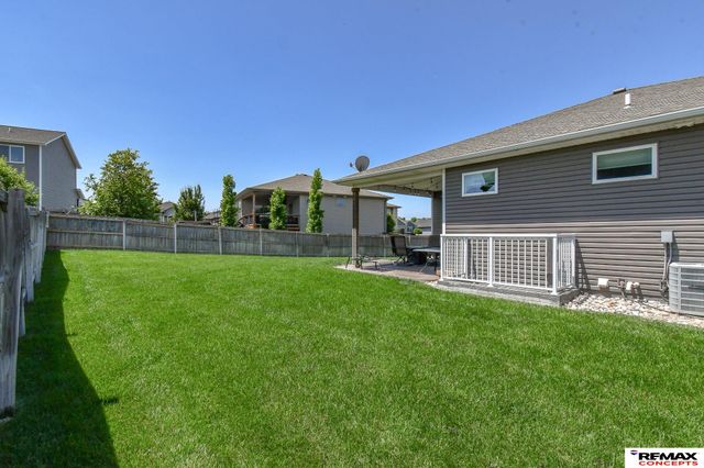 6301 Kelsey Lane, Lincoln, NE 68516