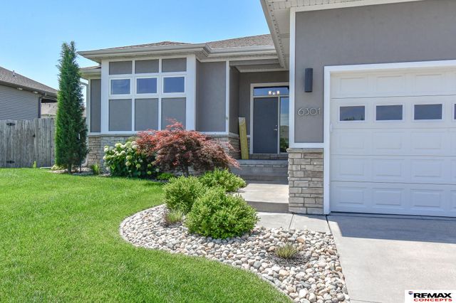 6301 Kelsey Lane, Lincoln, NE 68516