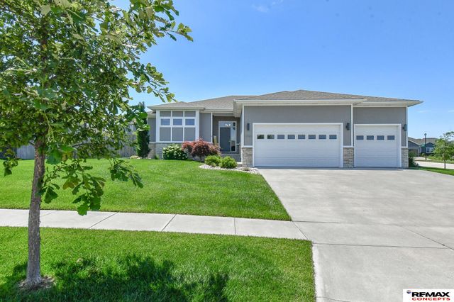 6301 Kelsey Lane, Lincoln, NE 68516