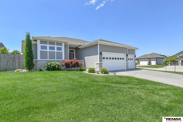 6301 Kelsey Lane, Lincoln, NE 68516
