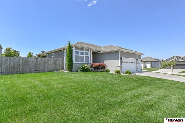 6301 Kelsey Lane, Lincoln, NE 68516