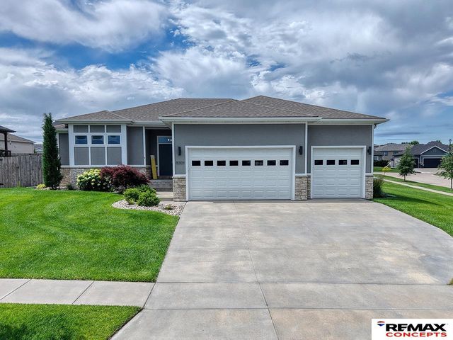 6301 Kelsey Lane, Lincoln, NE 68516
