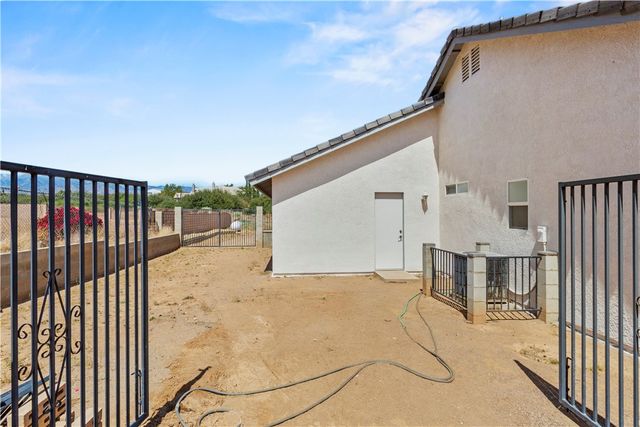 8379 Beaver, Phelan, CA 92371