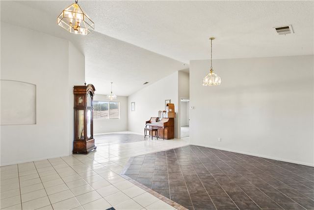 8379 Beaver, Phelan, CA 92371