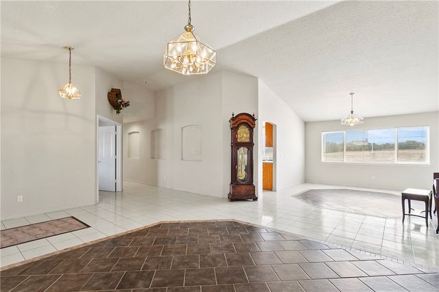 8379 Beaver, Phelan, CA 92371