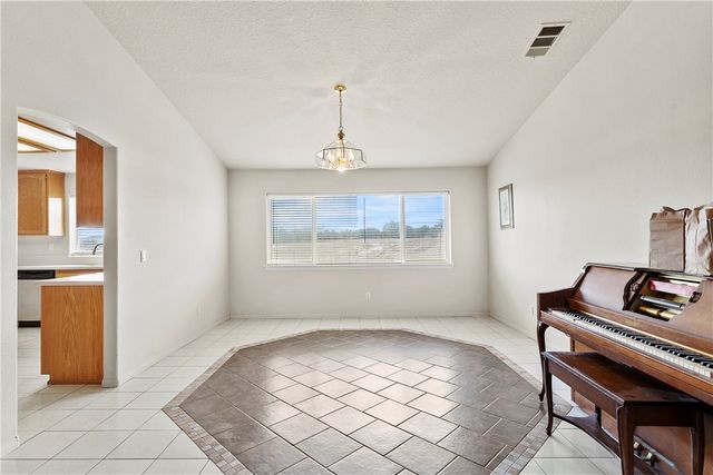 8379 Beaver, Phelan, CA 92371