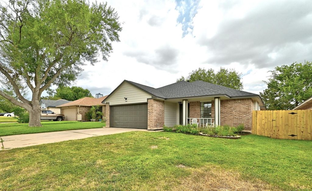 704 SAUNDERS DR, Round Rock, TX 78664