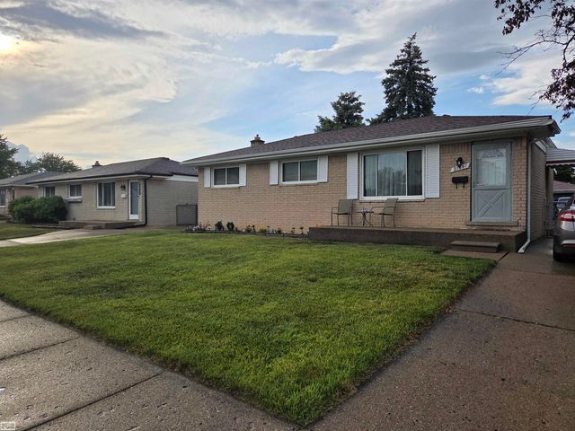 27697 Larry Street, Roseville, MI 48066
