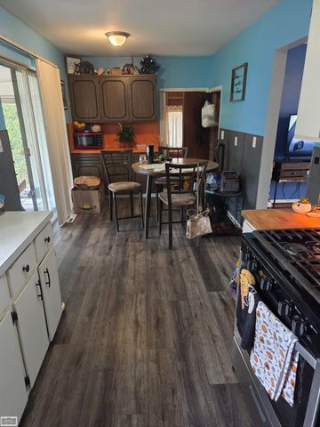 27697 Larry Street, Roseville, MI 48066