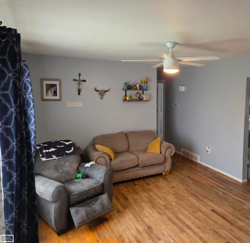 27697 Larry Street, Roseville, MI 48066