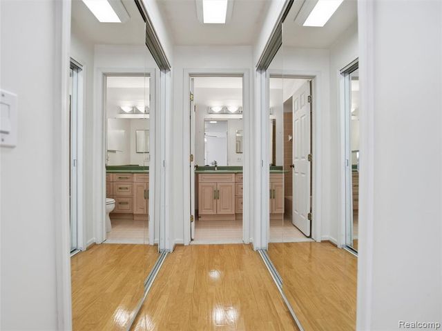 216 Country Club Drive, Saint Clair Shores, MI 48082